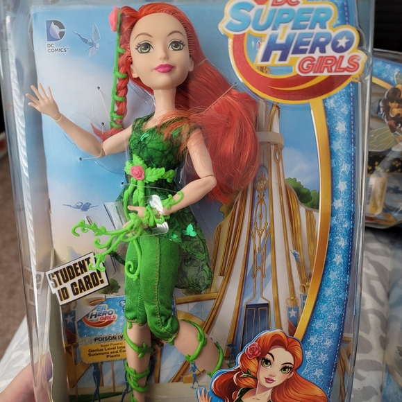 DC Super Hero Girls Toys - Picture 4 of 6